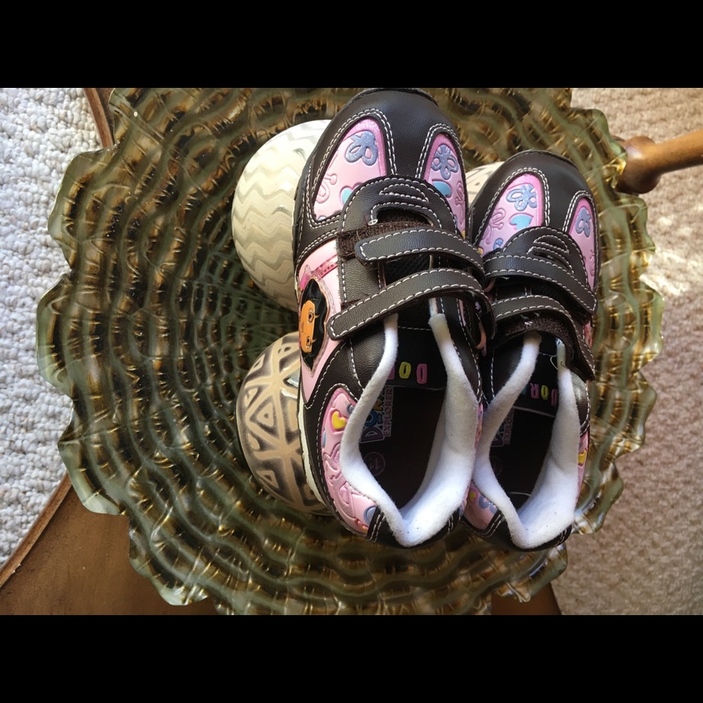 “Dora the Explorer” Toddler Girl Shoes!